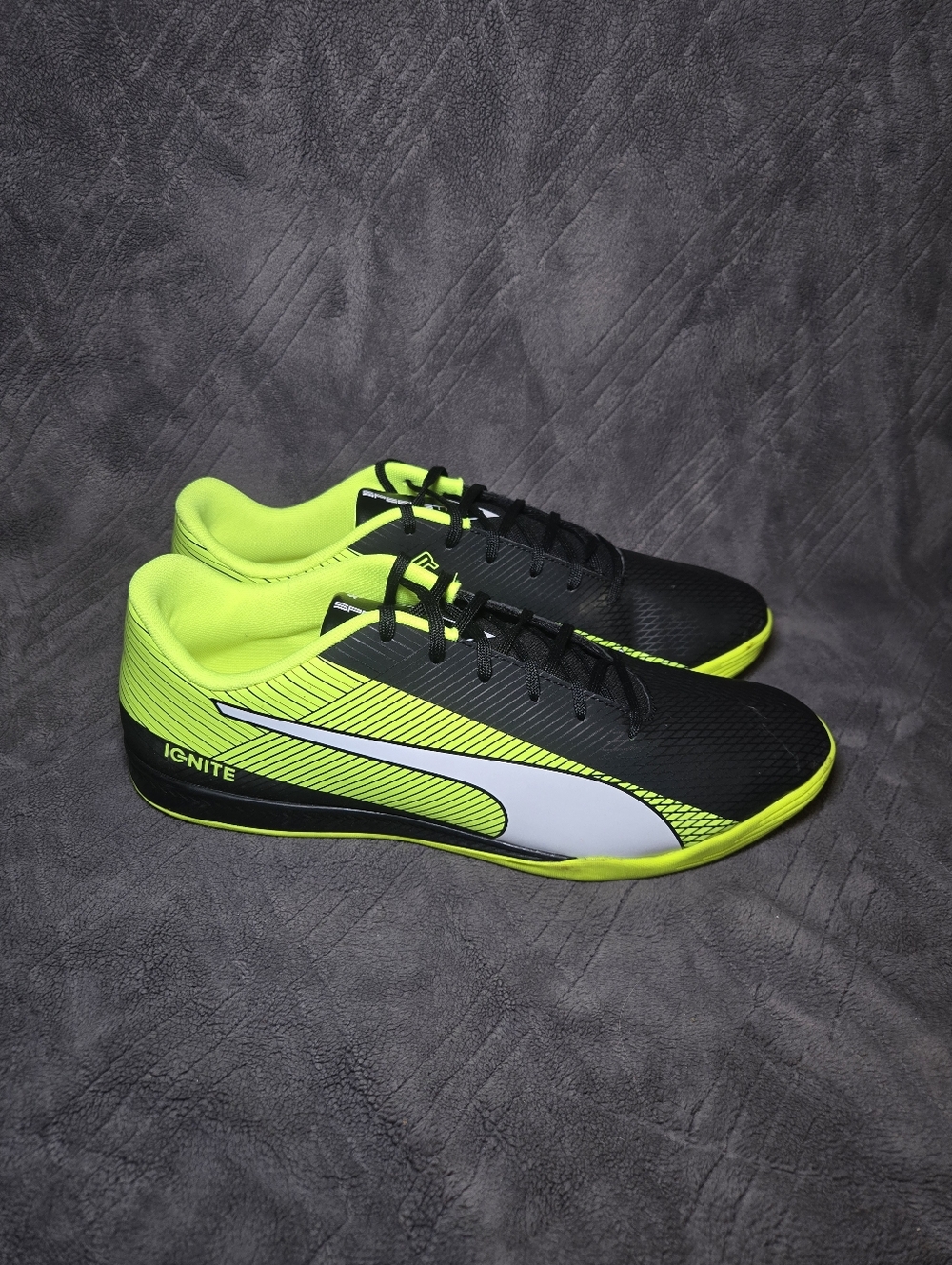 Puma Evospeed Ignite Indoor Soccer Shoes Mens Sz 12 Athletic Sneakers Green.